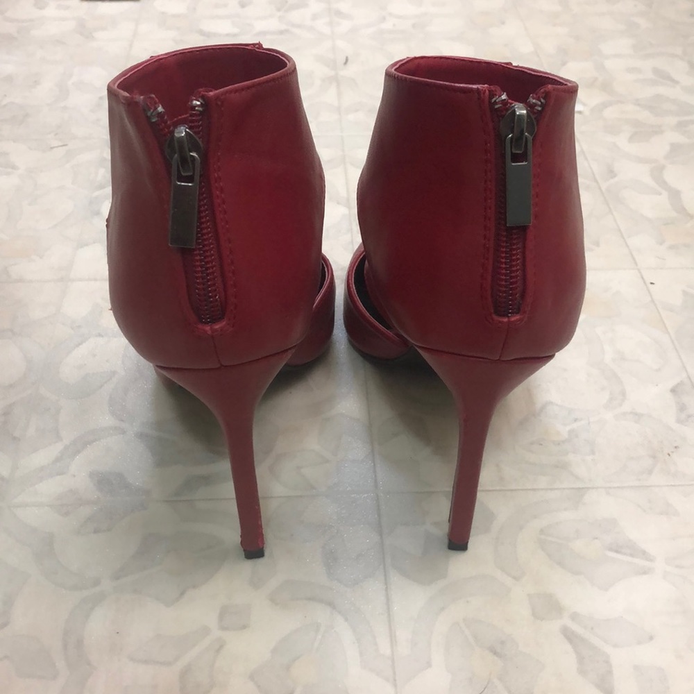 Pointed toe Heels - Picture 2 of 4